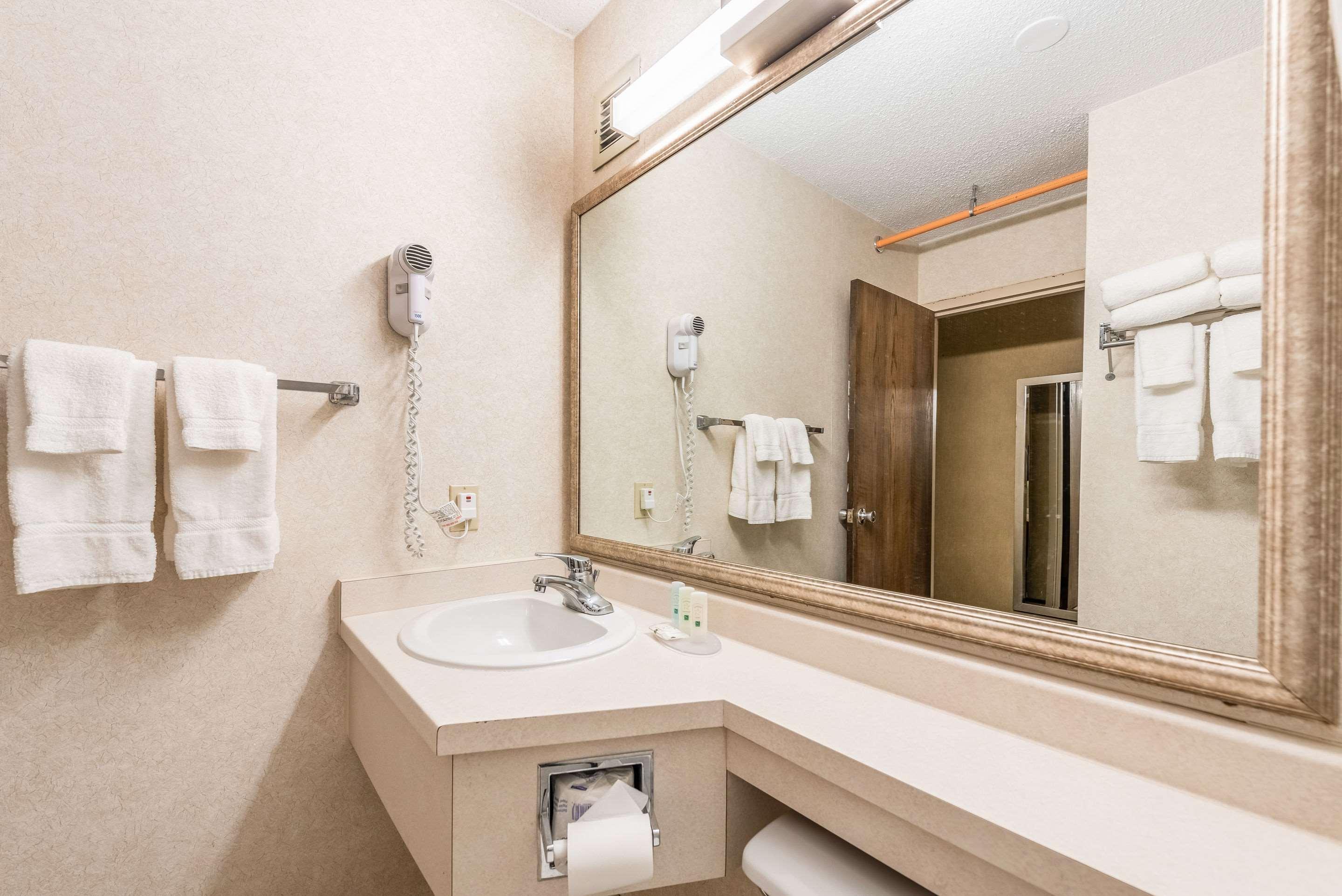 בריינרד Quality Inn & Suites מראה חיצוני תמונה
