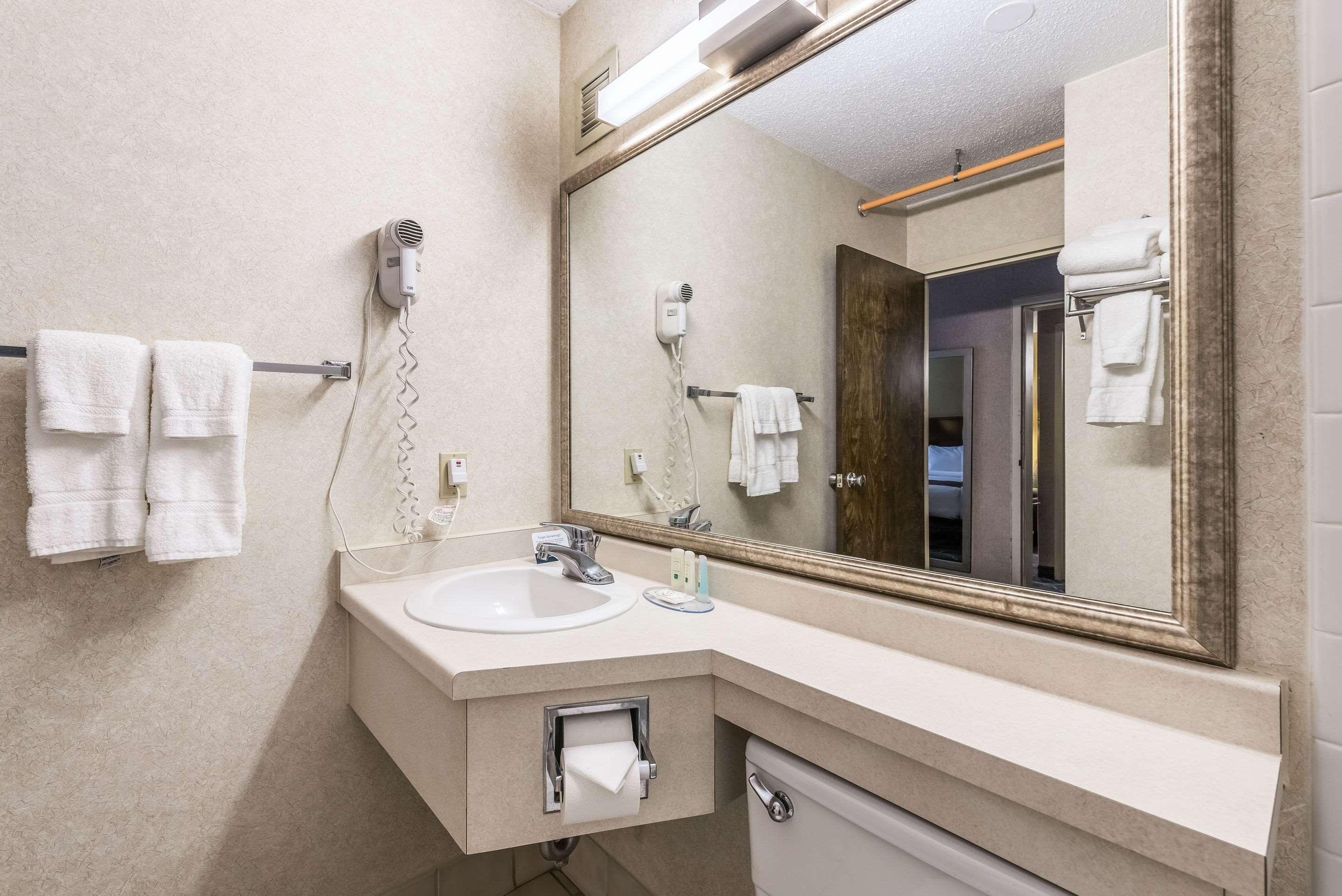 בריינרד Quality Inn & Suites מראה חיצוני תמונה